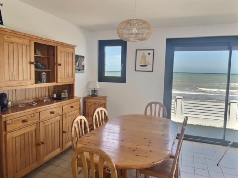 Villa De La Plage, Front De Mer, Juno Beach Bernieres-sur-Mer Екстер'єр фото