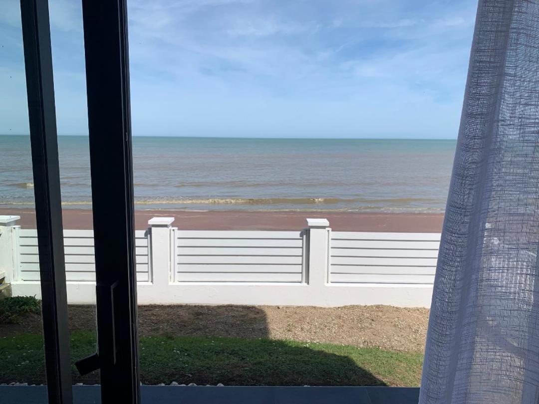 Villa De La Plage, Front De Mer, Juno Beach Bernieres-sur-Mer Екстер'єр фото