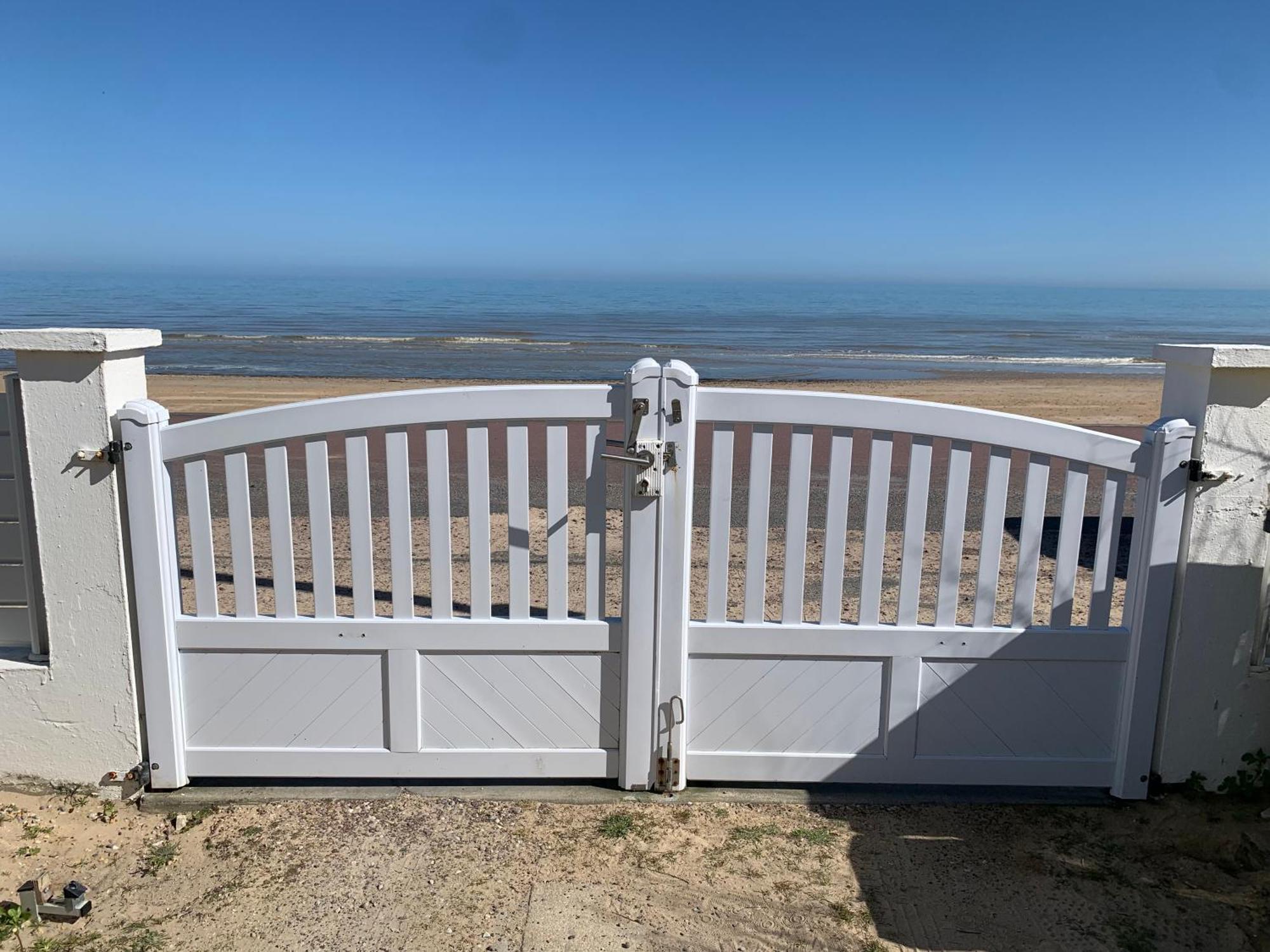 Villa De La Plage, Front De Mer, Juno Beach Bernieres-sur-Mer Екстер'єр фото